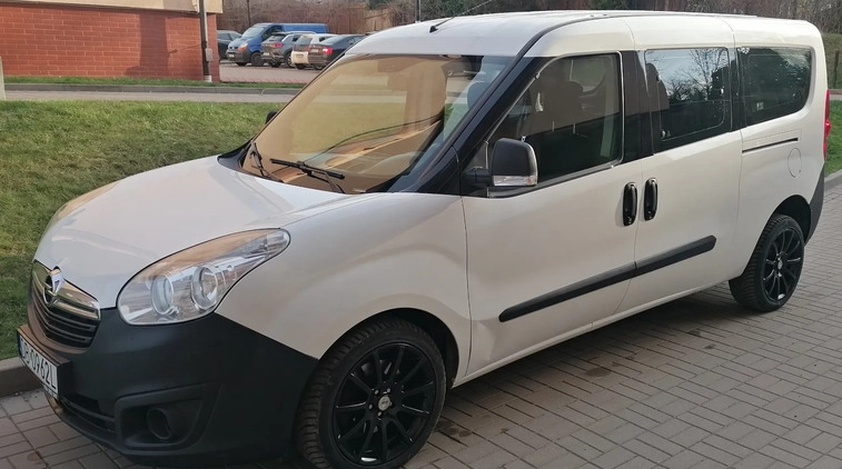 Opel Combo cena 25900 przebieg: 300000, rok produkcji 2013 z Wałbrzych małe 596